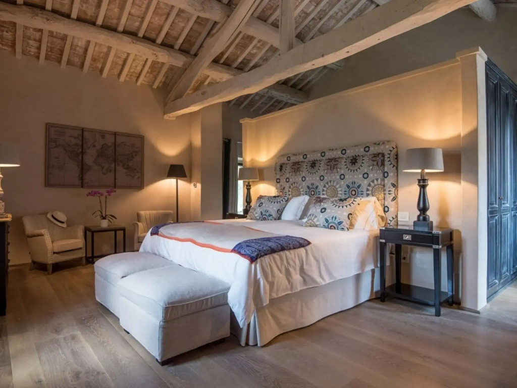 Luxury Villa Inside a Splendid Estate-villa Piuma