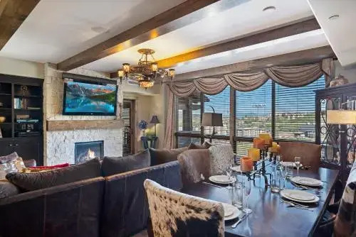 Edgemont 2305 - Luxury Ski-in Ski-out Condo