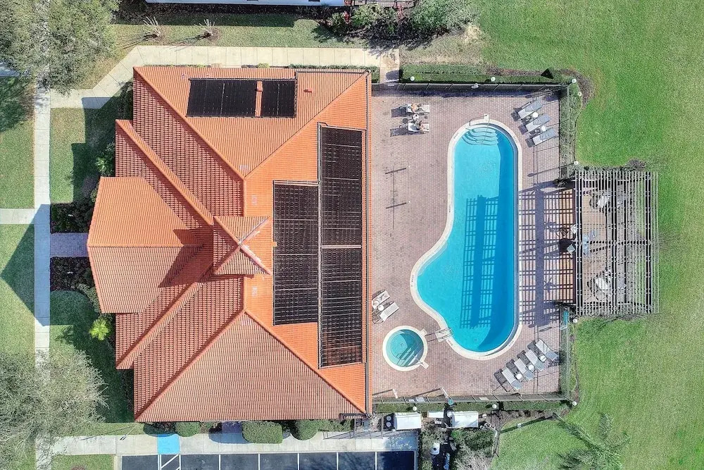 South Facing: Green Views & Gated Facilities
