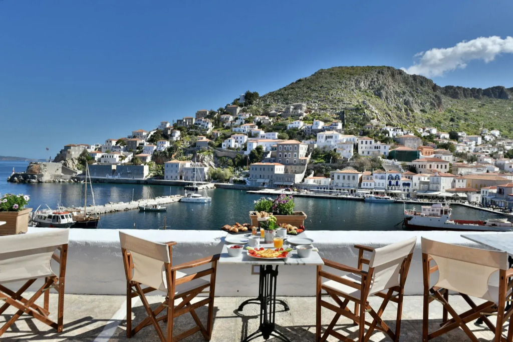 Douskos Port House