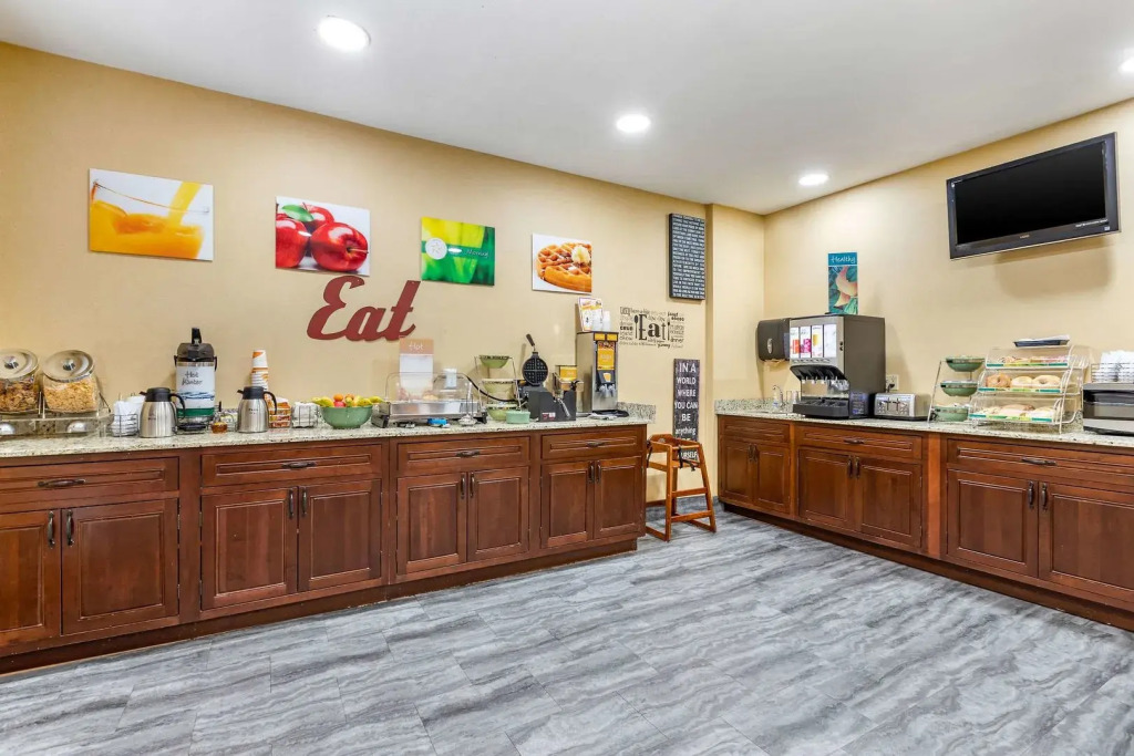 Comfort Inn & Suites Mason City - Clear Lake
