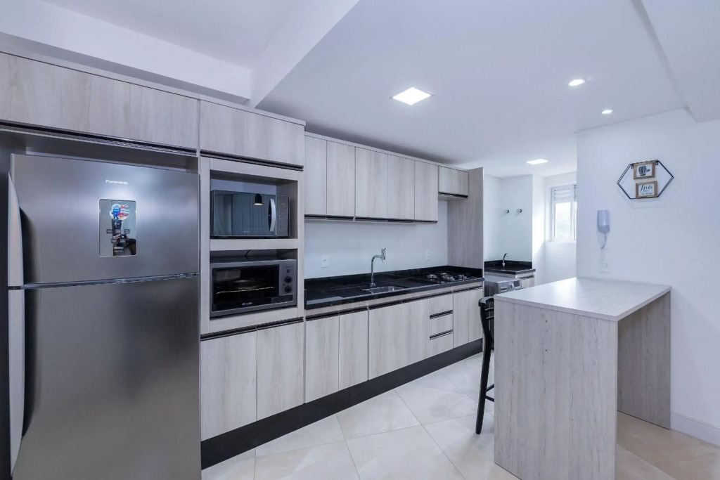 Terrazzo 401A - Apartamento 02 suítes - Acomoda até 05 pessoas - À poucos metros da praia de Bombas