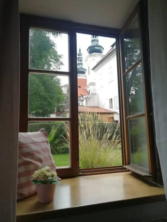 The Green Garden Apartment