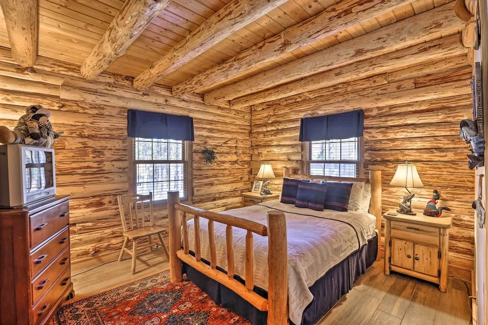Ski & Hike! Hot Tub Hideaway in Breckenridge