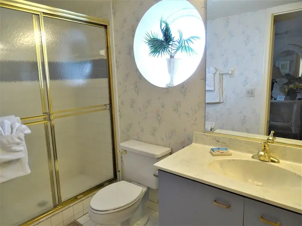 1225 Gulf and Bay Bayside 3 Bedrooms 2 Bathrooms Condo