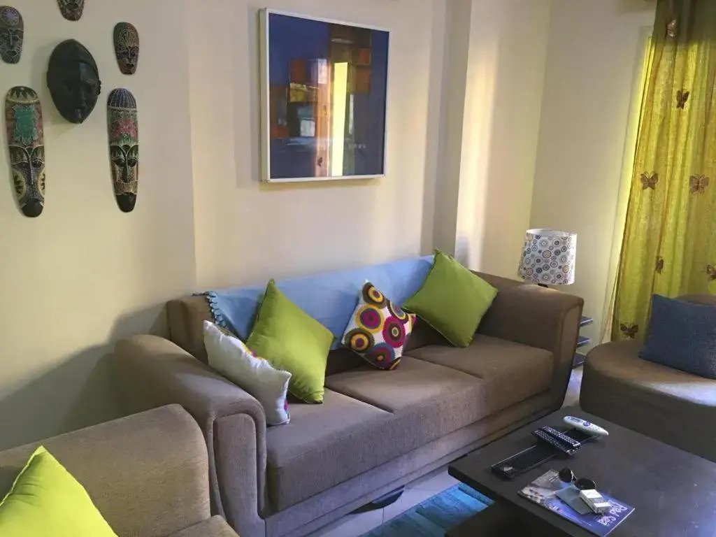 Pool View Apartment At British Resort Unit 221