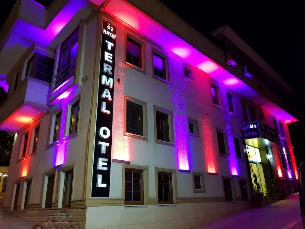 Ozhayat Hotel