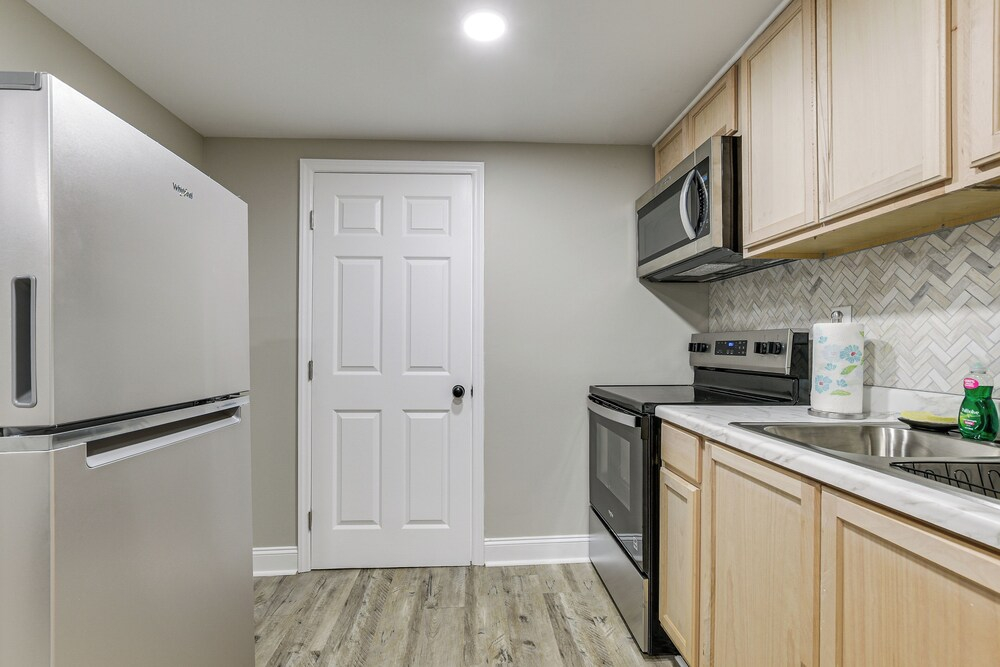 < 3 Mi to Downtown Greenville! Convenient 2BR Home