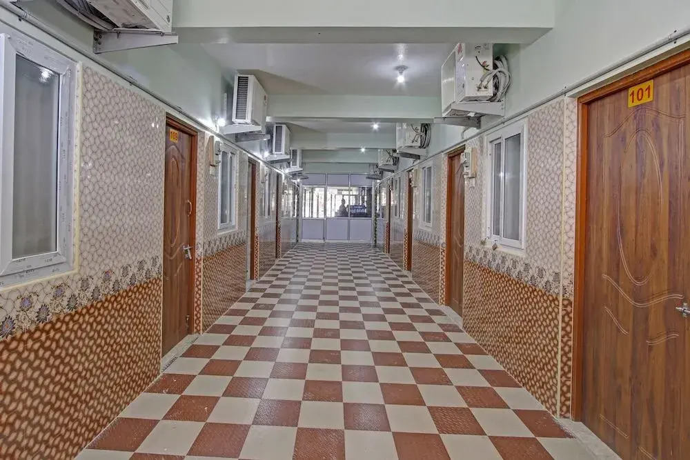 Spot On 43677 Rkp Residency