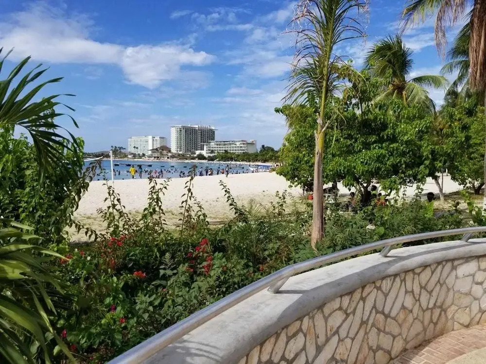 Sunset condos getaway In Ocho Rios