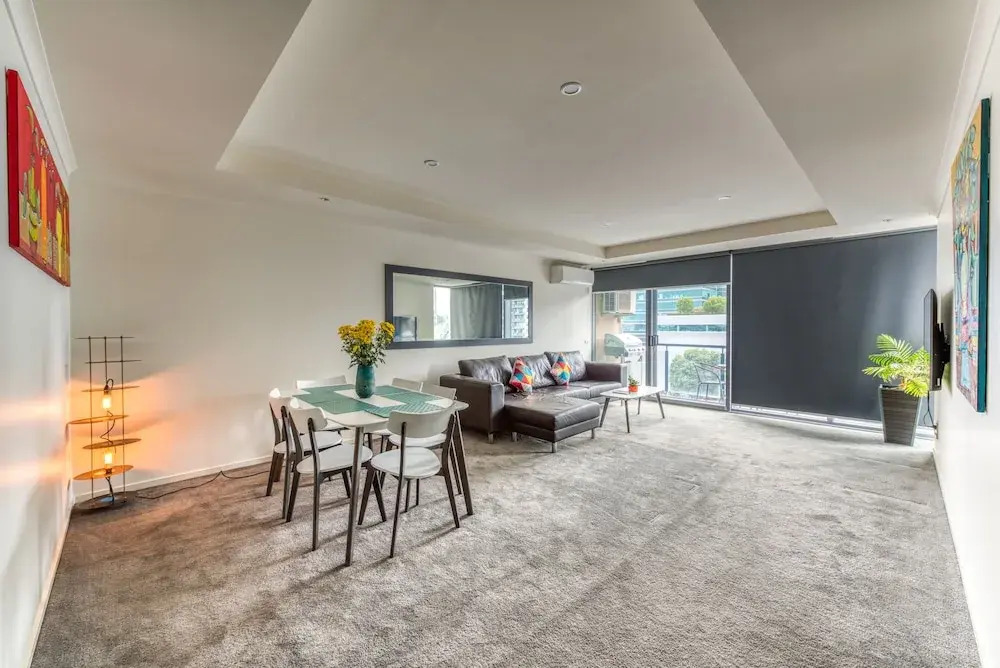 South Melbourne 2 Bed Parking