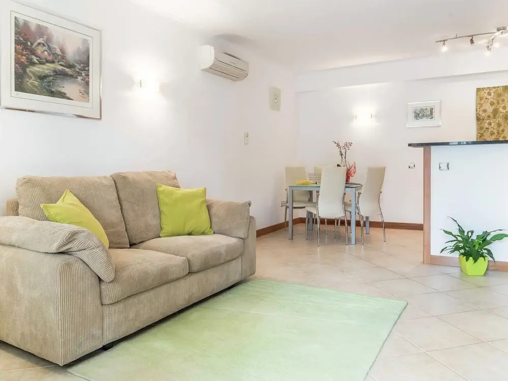 Luxurious T1 Apartment With Shared Pool in Beautiful Surroundings Near Lagos