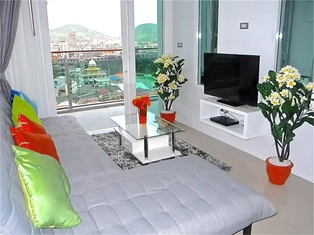 Emerald Patong 2 bedrooms Apartment with Terrace