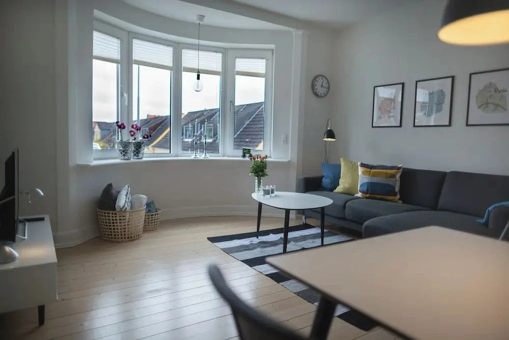 Apartment Sleeps 2 With Garden