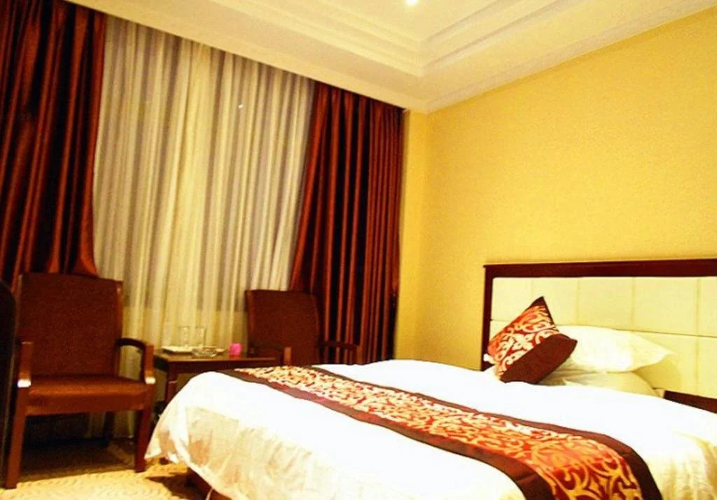 Linzhi Huarui Hotel