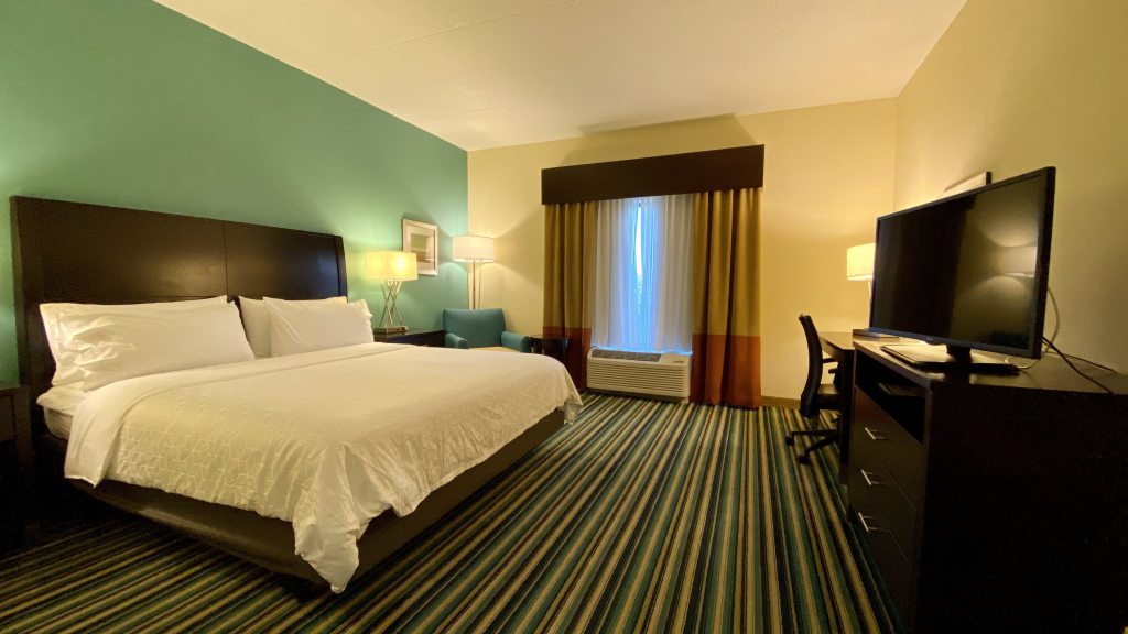 Holiday Inn Express & Suites - Orlando - Southeast by IHG