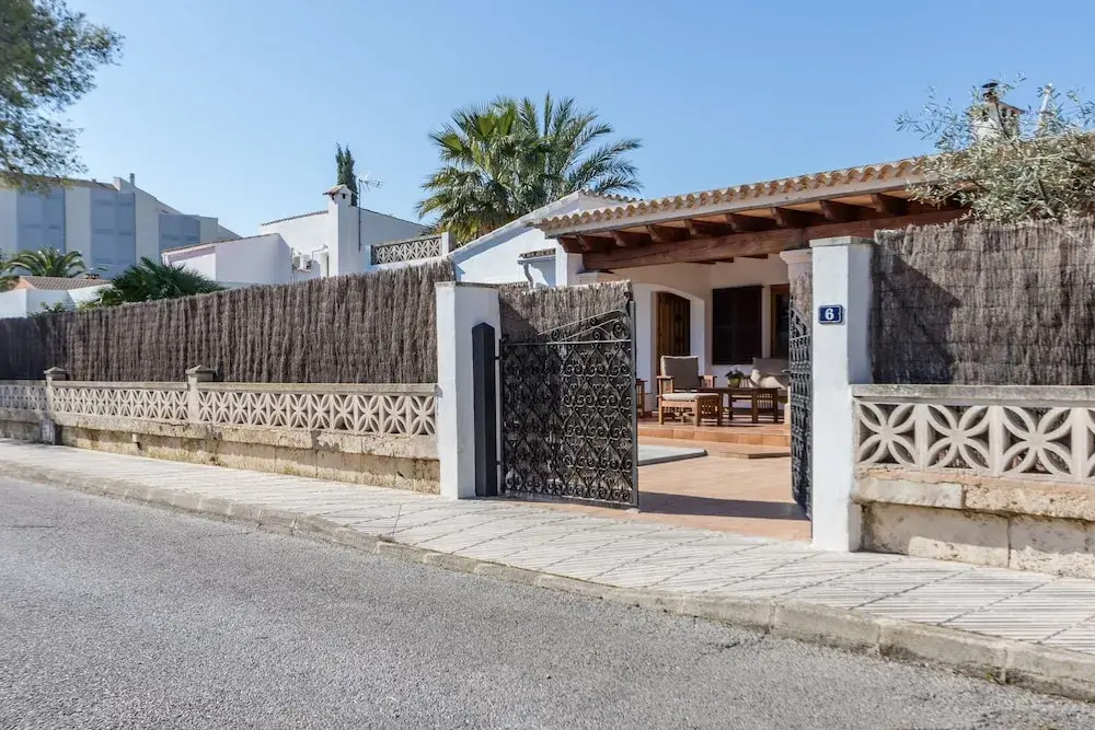 Chalet Falcó with Private Pool and Garden
