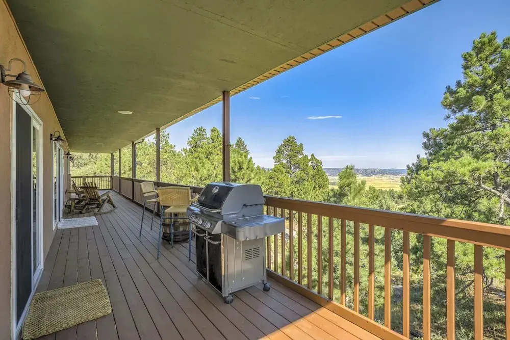 4BD Quiet Ranch Setting Historical Canyon Views