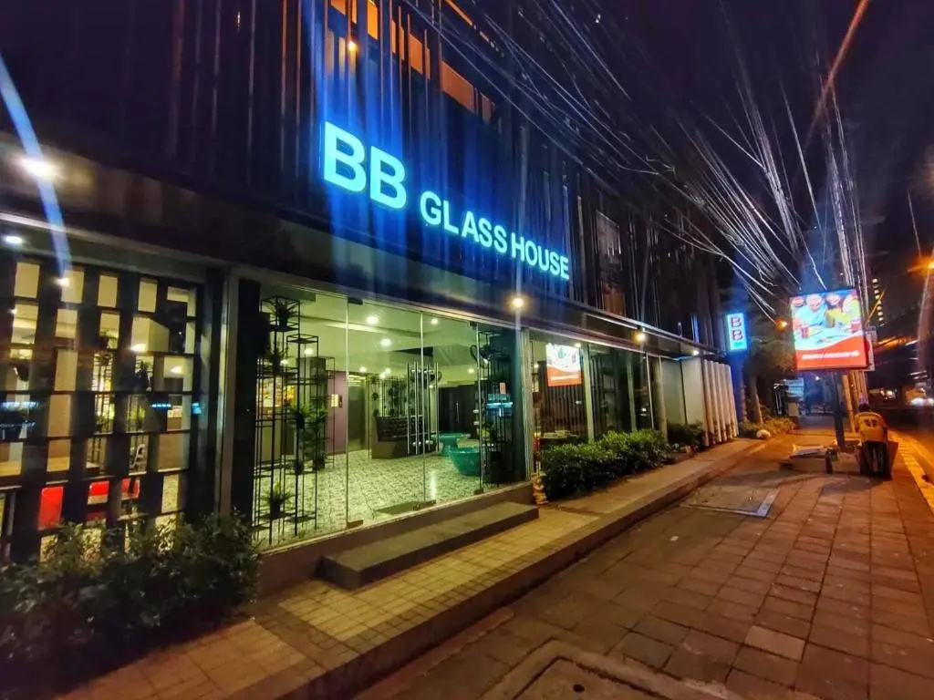 BB Glass House Pattanakrn บีบี กลาสเฮ้าส์ พัฒนาการ