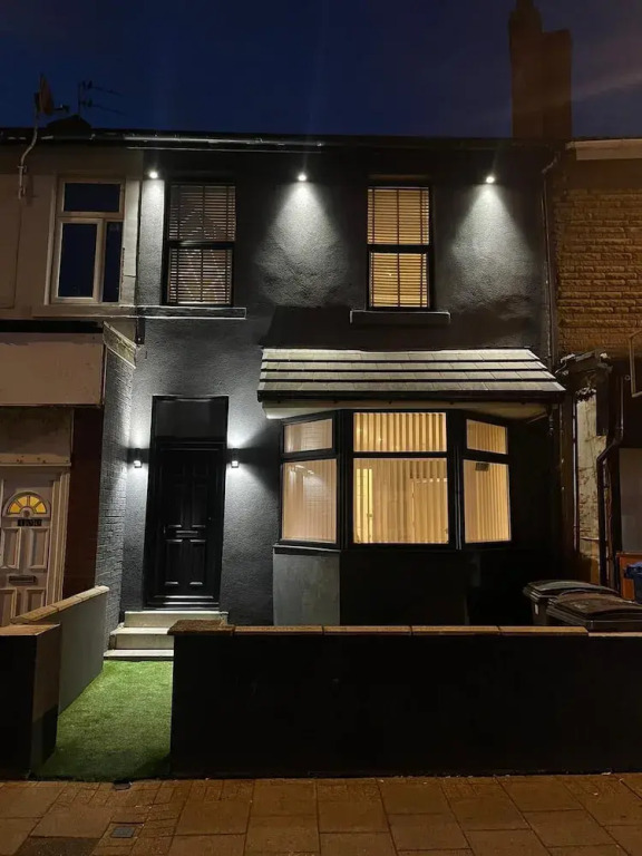 Lovely 2-bed Apartment in Blackpool Secret House