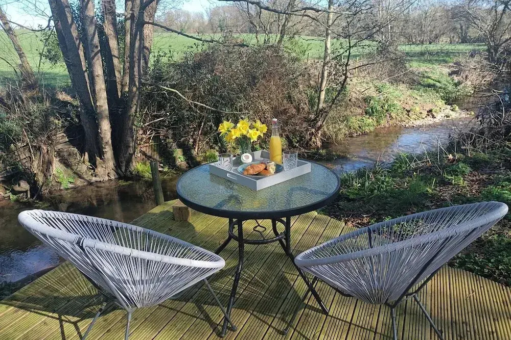 Romantic Chalet- Hot Tub- Games Room-stream-views