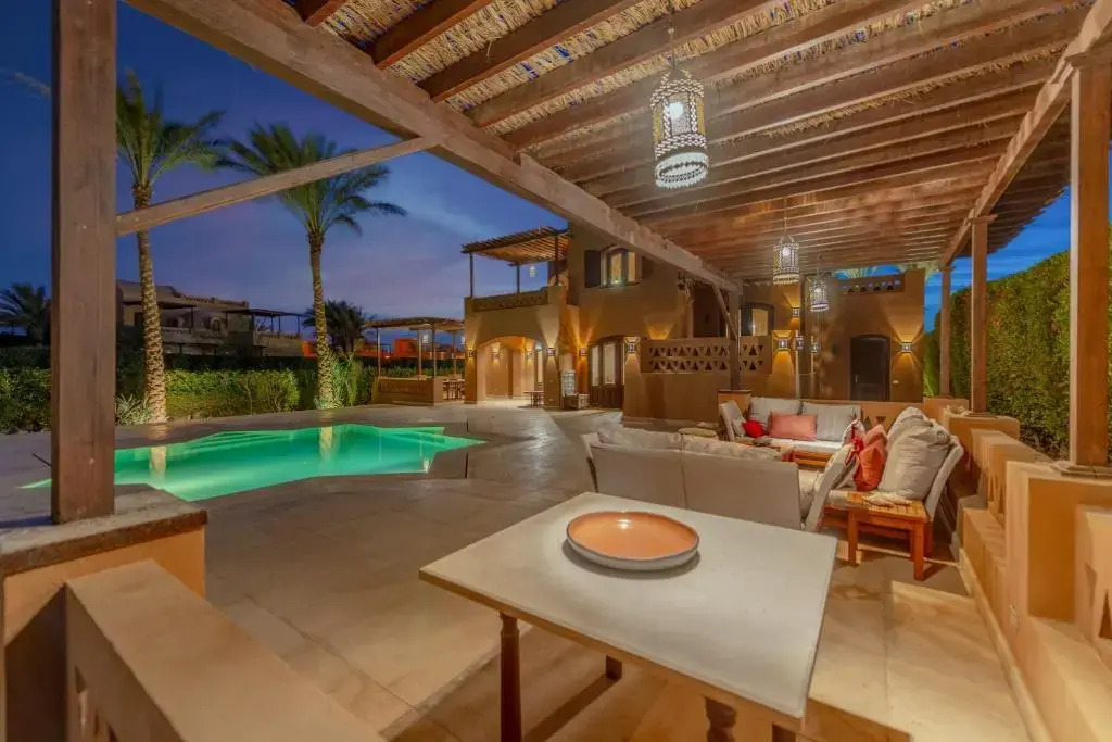 Chic 3BR Villa West Golf with Pool, Lagoon View & Guest House