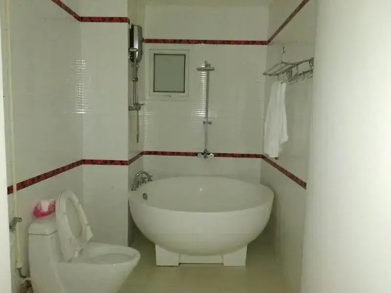 RedDoorz My Friend Hotel