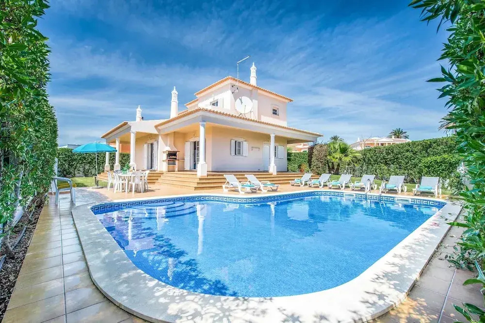 Villa Montes