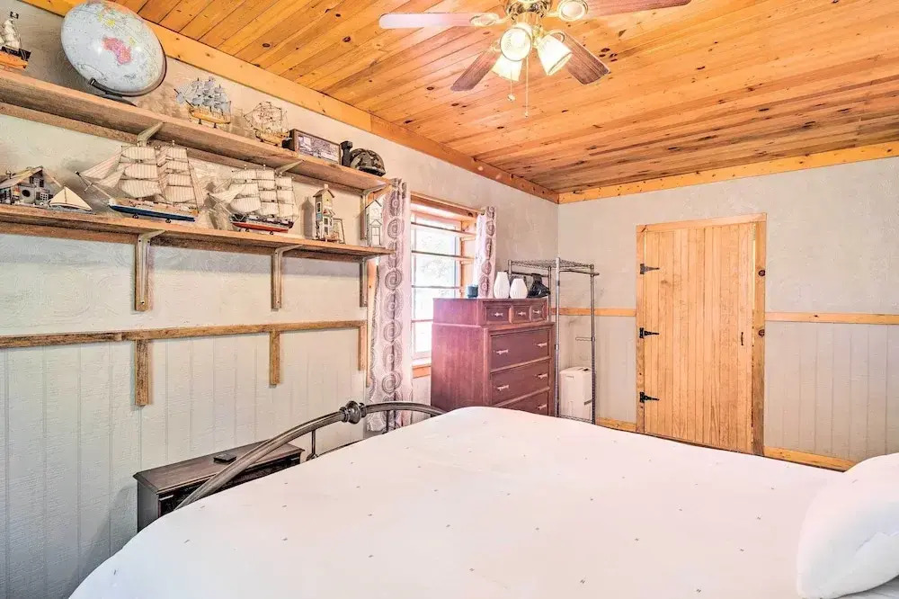 Penrose Home w/ Covered Deck + Fire Pit!