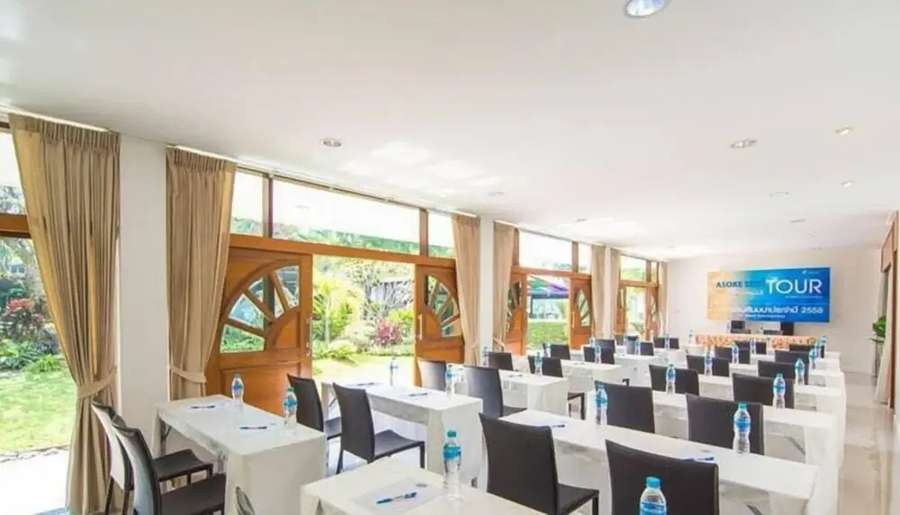 West Wonder Riverside Resort
