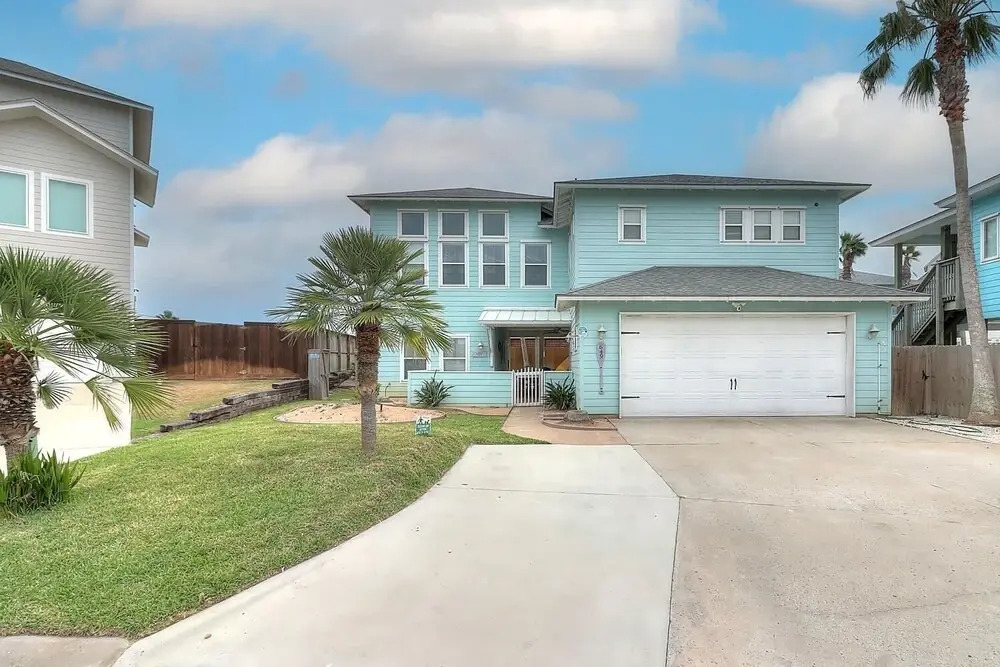 Playin' Hookie 5 Bedroom Home by Redawning