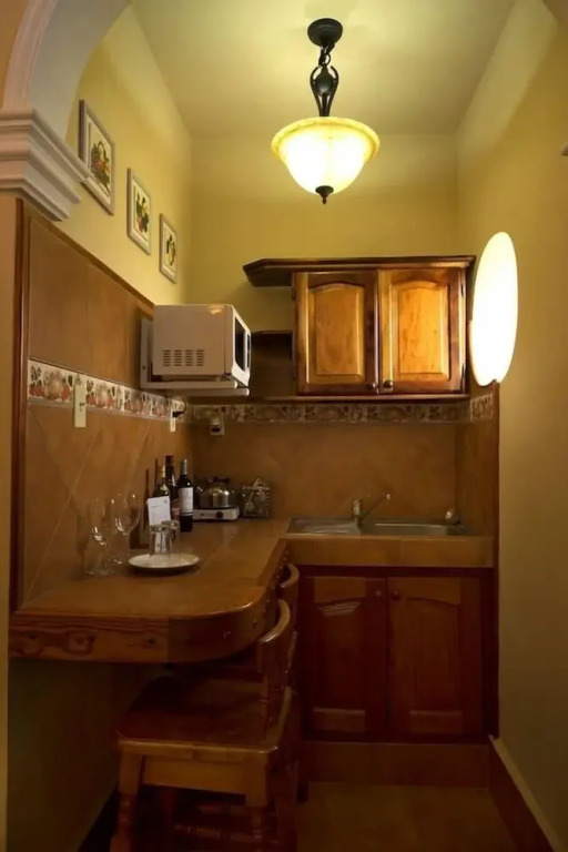 Marquez De Liz 1: Colonial Suite, Balcony, Havana
