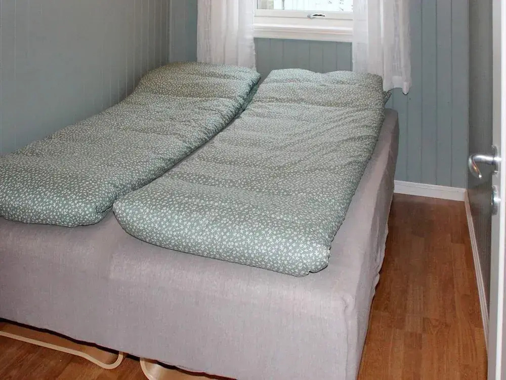 6 person holiday home in AVERØY