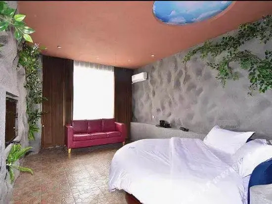 Saina Hotel