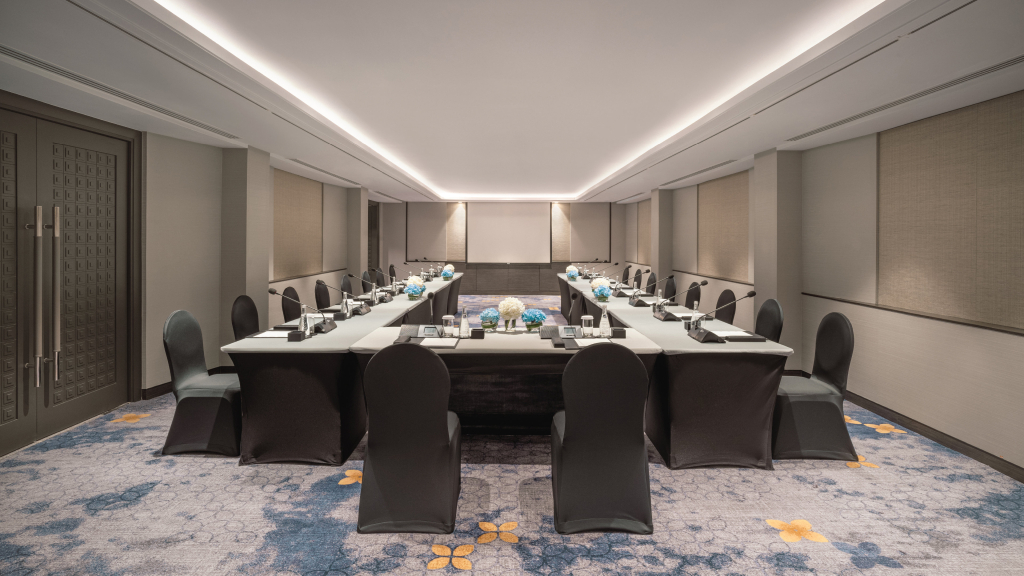 Holiday Inn Bangkok by IHG