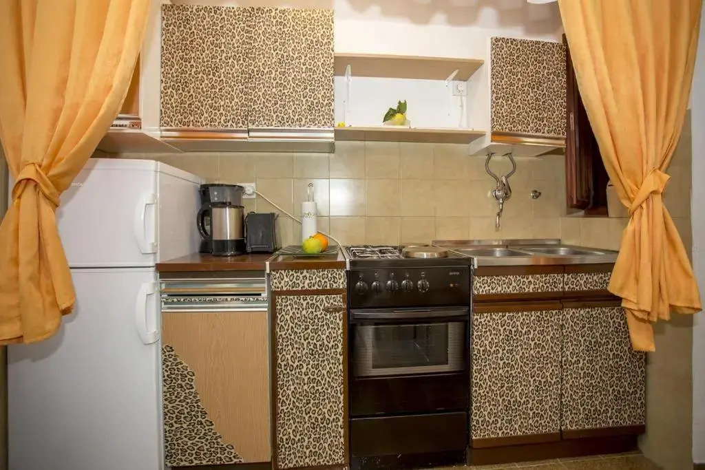 Apartment 1618