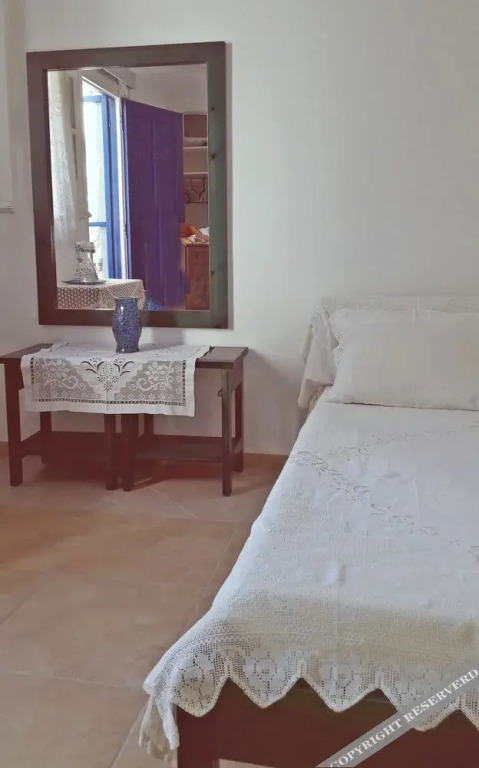 Aura Paros