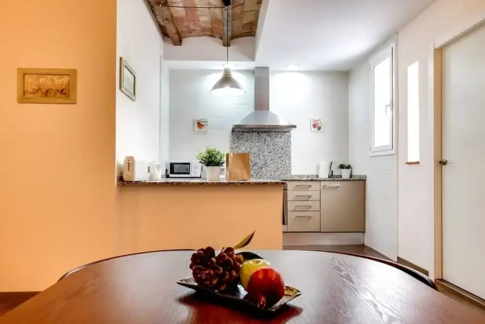Modern 2 Bed Flat in Trendy Poble Sec