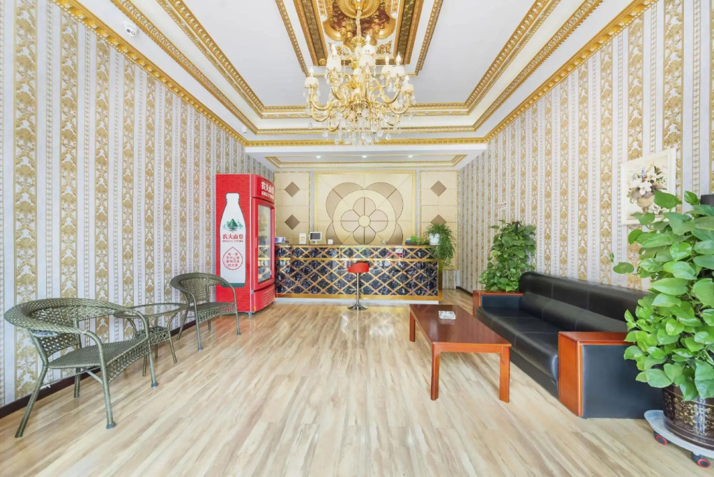 Xinhe Business Hotel