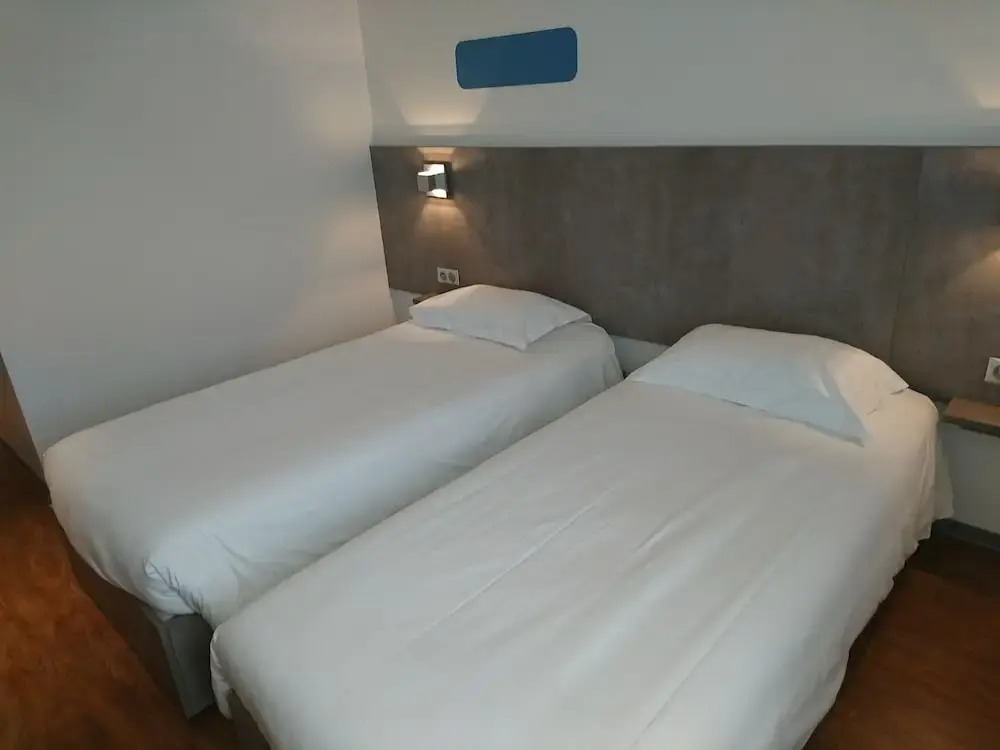 H24 HOTEL