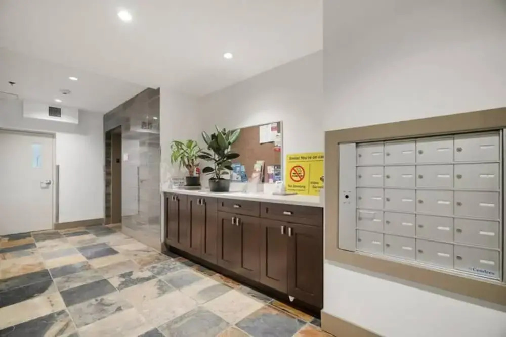 Harrison Lake Pets Welcome 3BR Suite