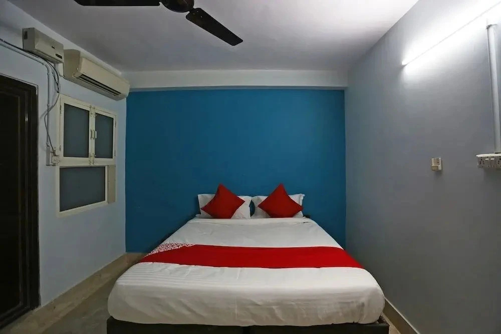 Dimpy House by OYO Rooms