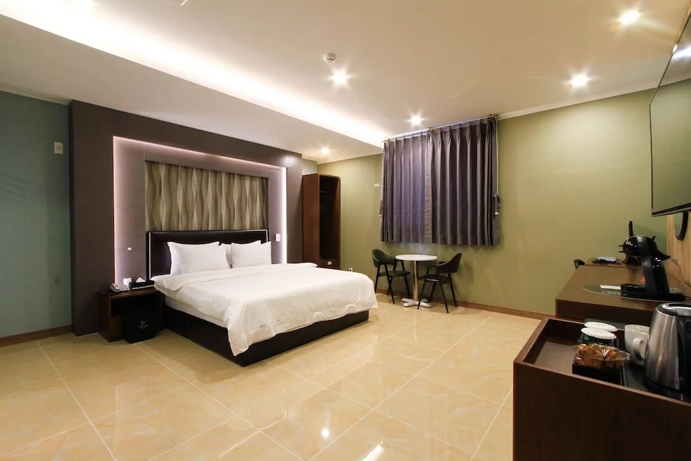 The King Hotel