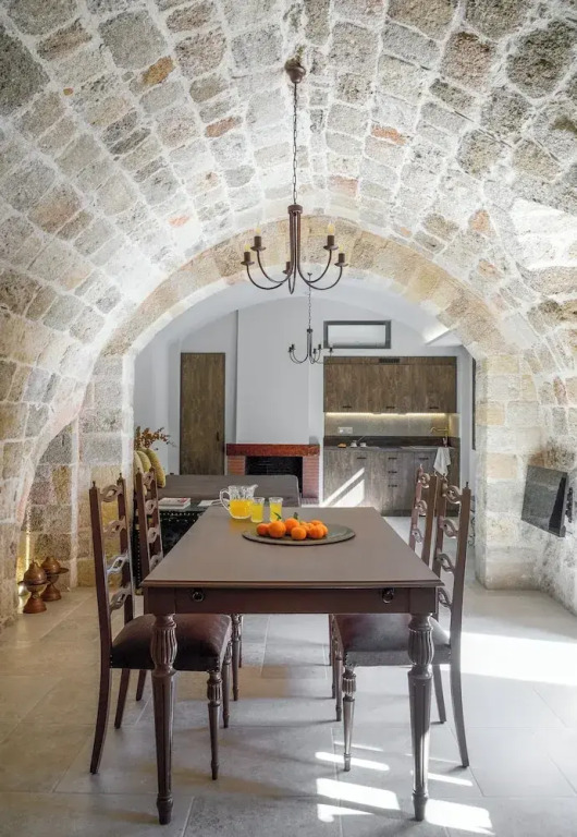 Spanish Knights Inn