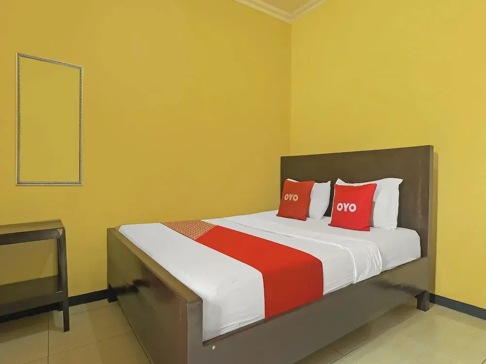 OYO 92483 Hotel Kirana