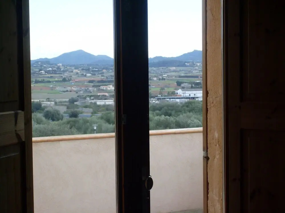 Ideal house for families Very quiet area and good access by car
