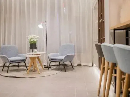 Homeinn · neo (Shanghai Chongming Bayi Road Pedestrian Street)