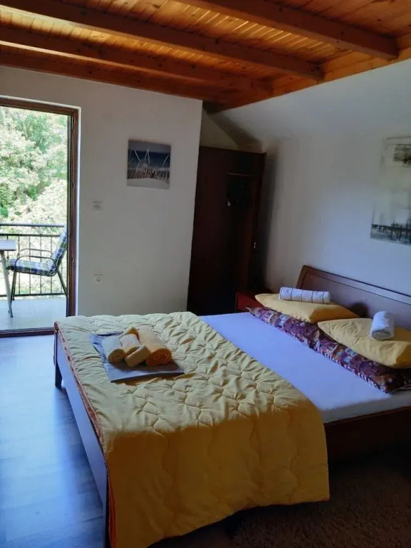 Holiday House Stipe