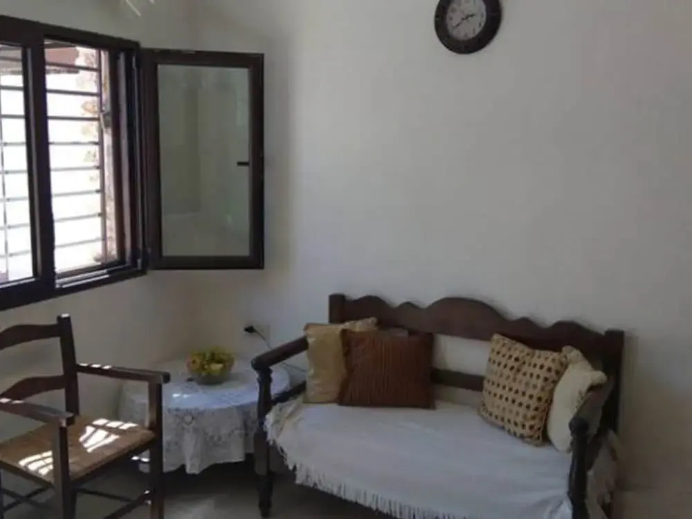 Farmhouses. 5 Guests 2 Bedrooms 3 Beds1 Bathroom