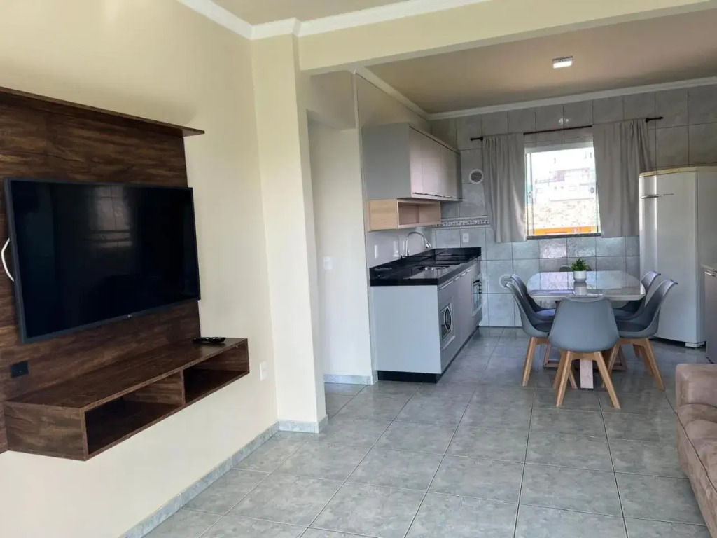 Aprecie Mariscal Nesta Hospedagem a 150 M do Mar - V4